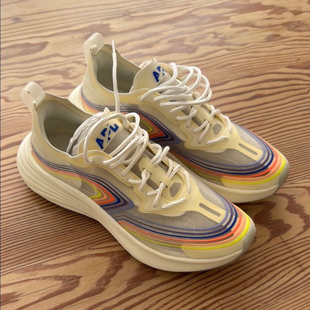 APL women’s streamline Sneakers NEW